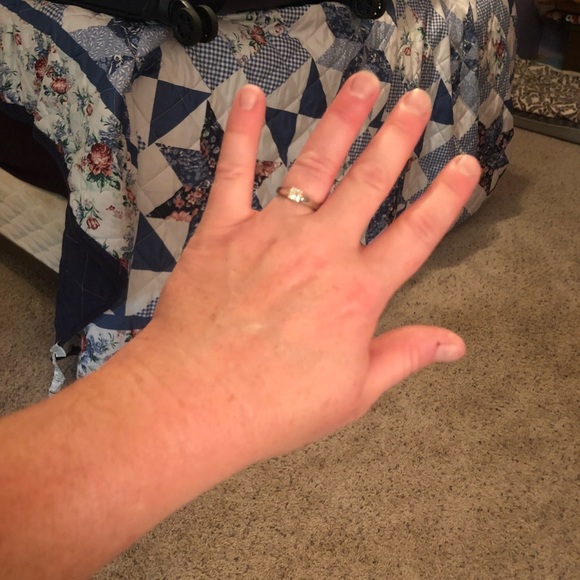 Diamond ring - Picture 2 of 5